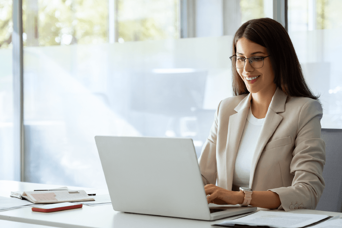 Woman on her laptop setting up a campaign