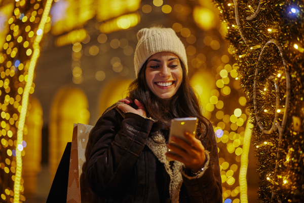 How Advertisers Can Reach Holiday Shoppers Before Christmas